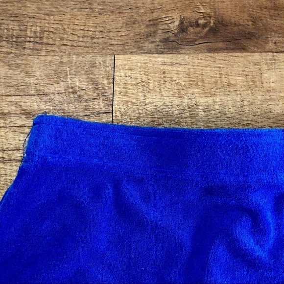 NWT Echo blue coverup skirt with front pocket that has a velcro close. Large - Picture 5 of 9
